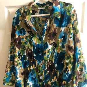 Fall print button crinkle blouse.